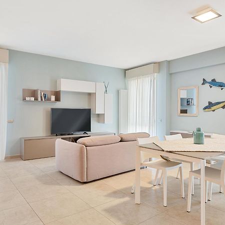 Levante Appartamento di pregio, terrazza e vista panoramica sul mare e la città Viareggio Extérieur photo