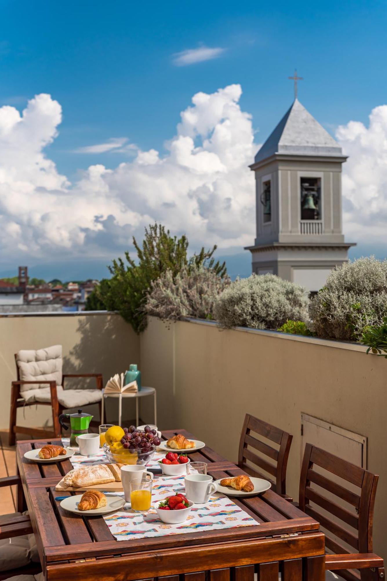 Levante Appartamento di pregio, terrazza e vista panoramica sul mare e la città Viareggio Extérieur photo